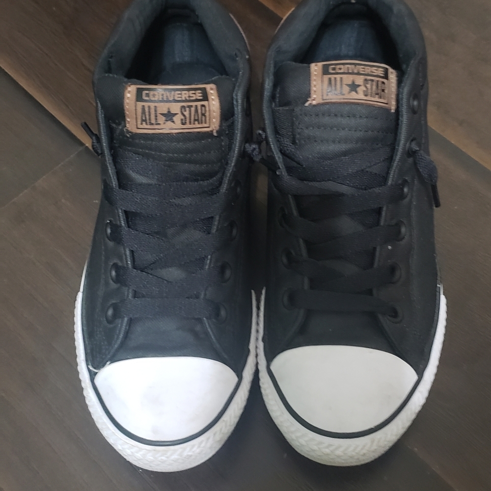 Mid-top Chuck Taylor's
